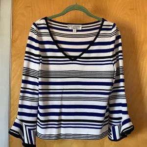 St. John pull over top size 6